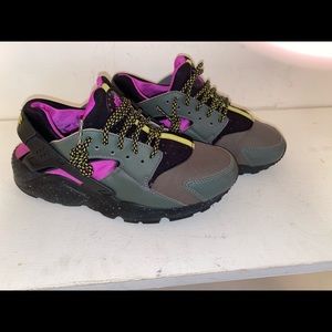 Nike size 6 worn like 5 times